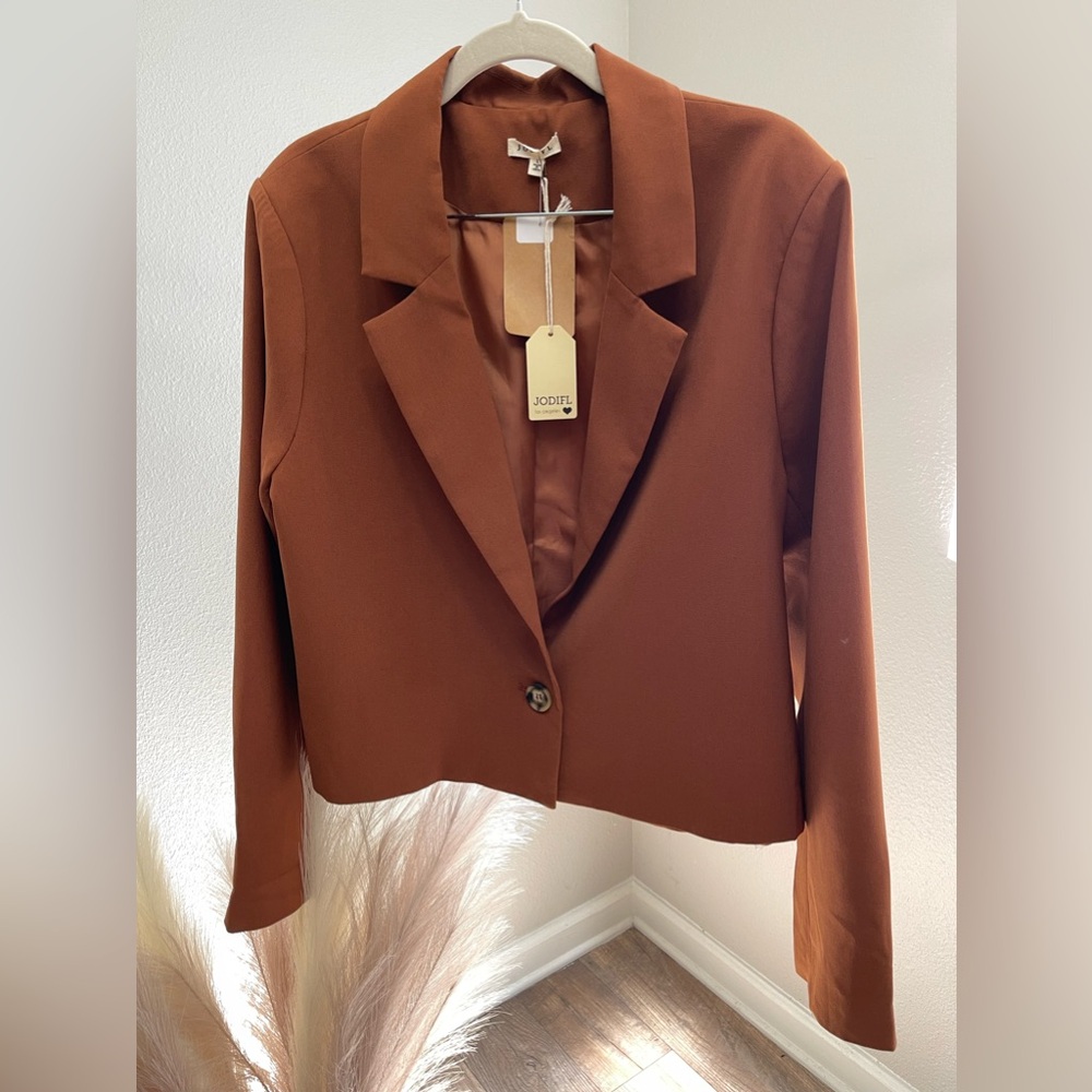 NWT - Jodifl Boss Girl Office Boxy Oversized Relaxed Fit Cropped Rust Blazer - Picture 2 of 8